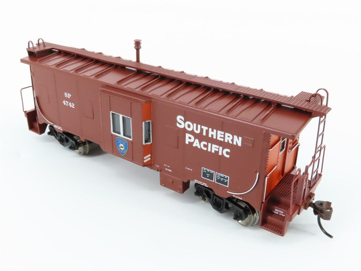 HO Scale Athearn 74667 SP Southern Pacific Police Bay Window Caboose #4742