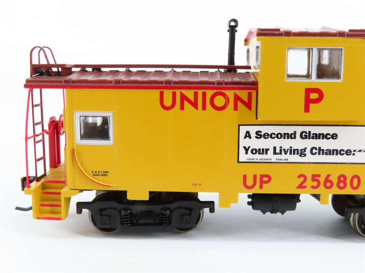 HO Scale Athearn 74090 UP Union Pacific Railroad Wide Vision Caboose #25680