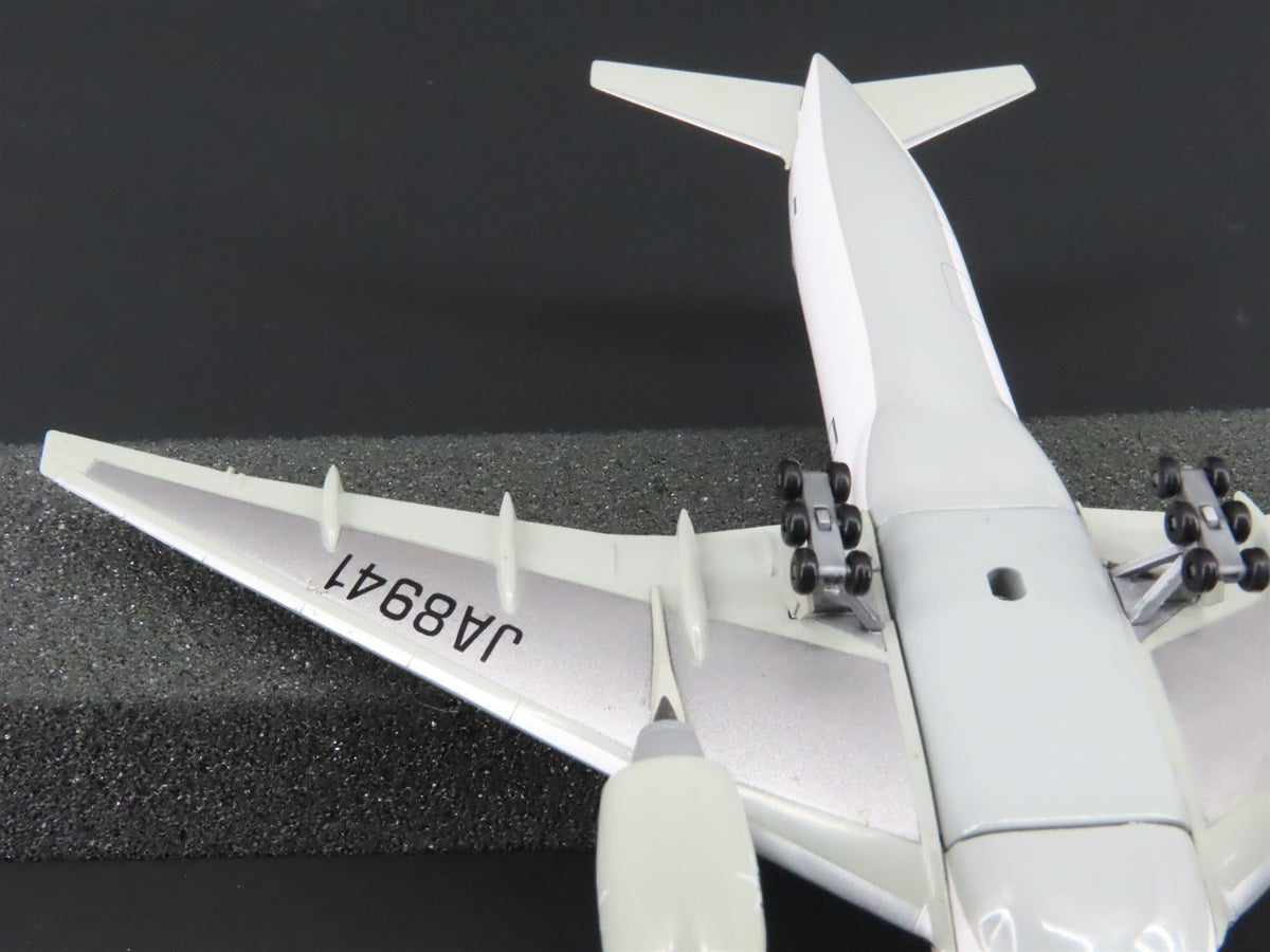 1:400 Dragon Wings 55224 Die-Cast JAL Japan Airlines Boeing B777-300 Airliner