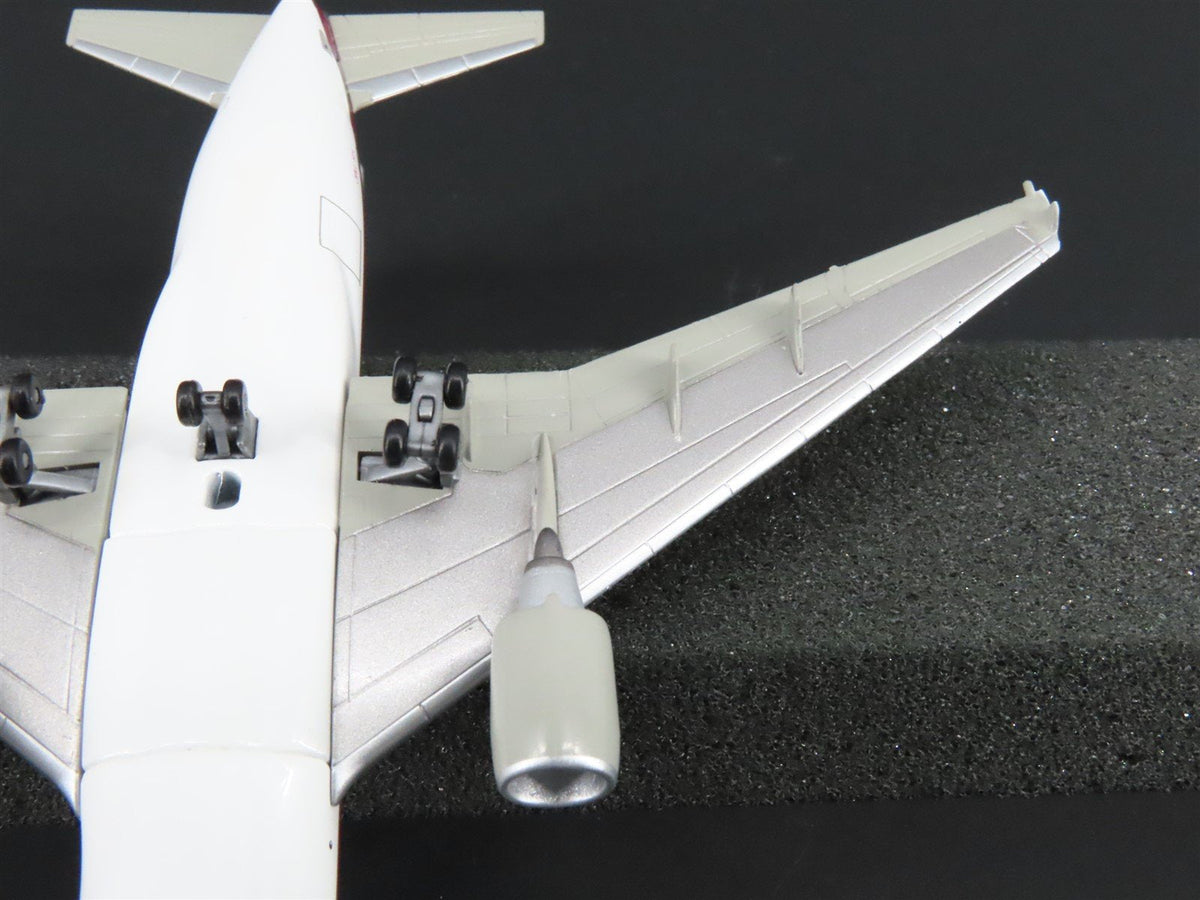 1:400 Dragon Wings 55080 Die-Cast Thai Airways McDonnell Douglas MD-11 Airliner