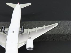 1:400 Scale Dragon Wings 55193 Die-Cast Thai Airways Boeing B777-3D7 Airliner