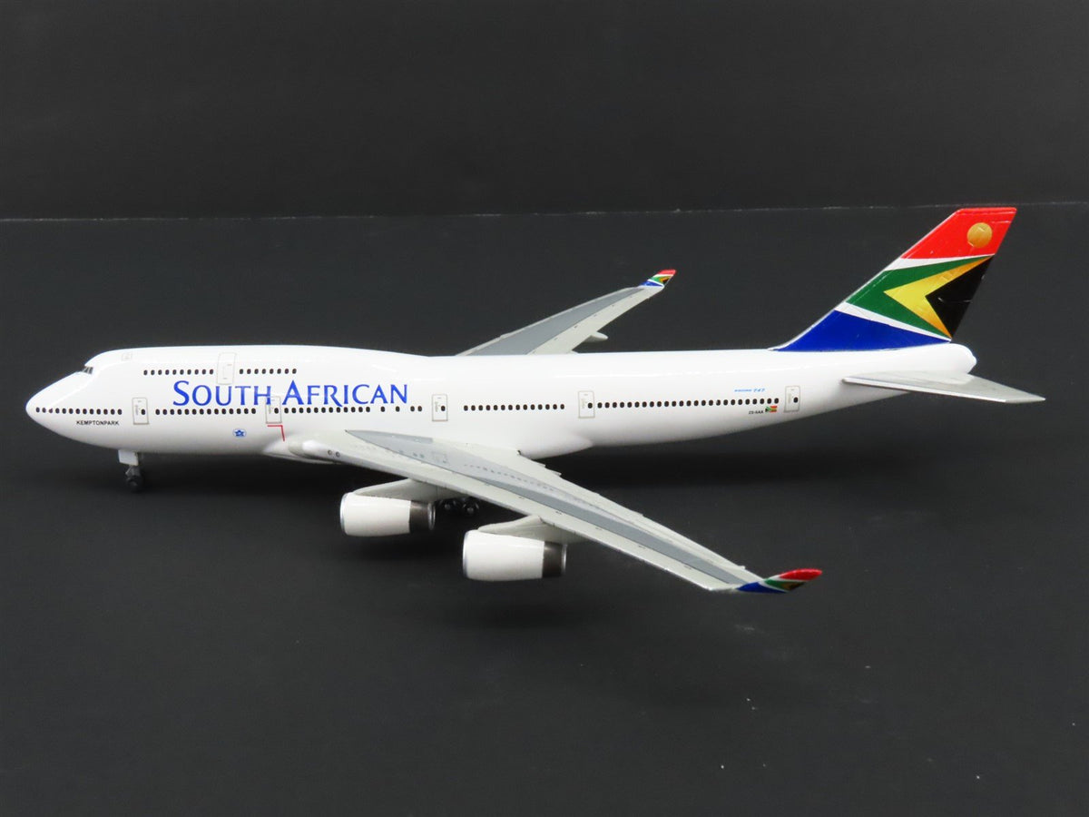 1:400 Dragon Wings 55086 Die-Cast South African Airways Boeing B747-444 Airliner