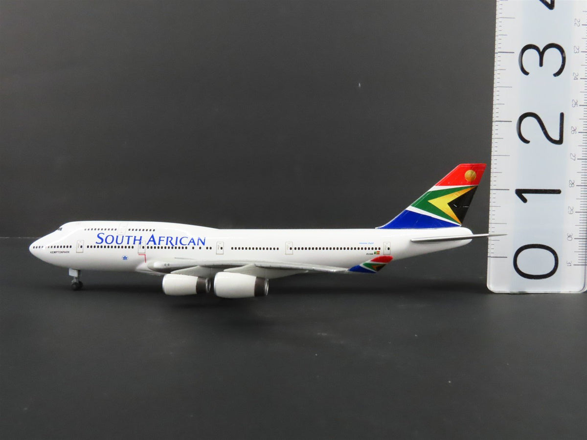 1:400 Dragon Wings 55086 Die-Cast South African Airways Boeing B747-444 Airliner