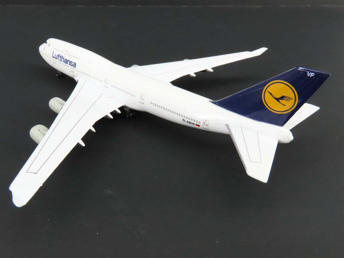 1:400 Scale Dragon Wings 55156 Die-Cast Lufthansa Boeing B747-430 Airliner