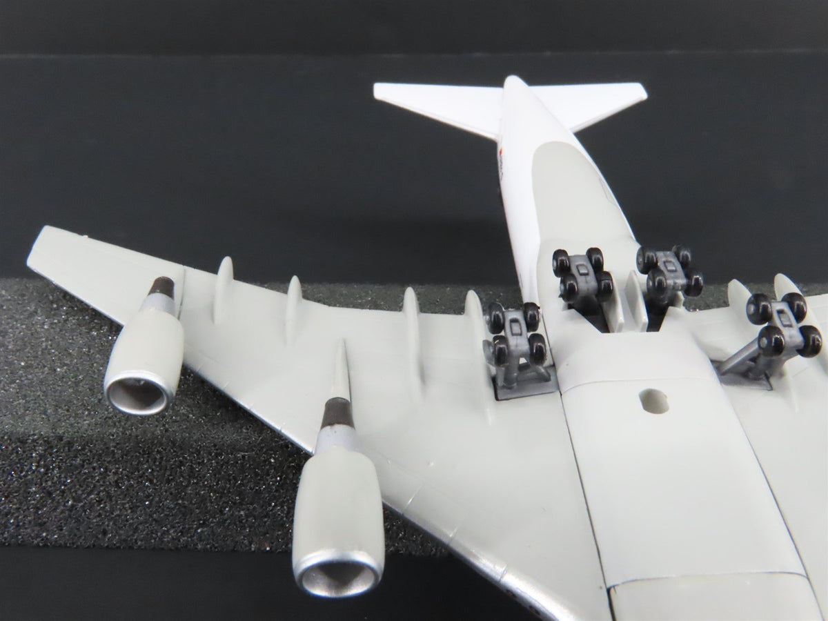 1:400 Scale Dragon Wings 55156 Die-Cast Lufthansa Boeing B747-430 Airliner