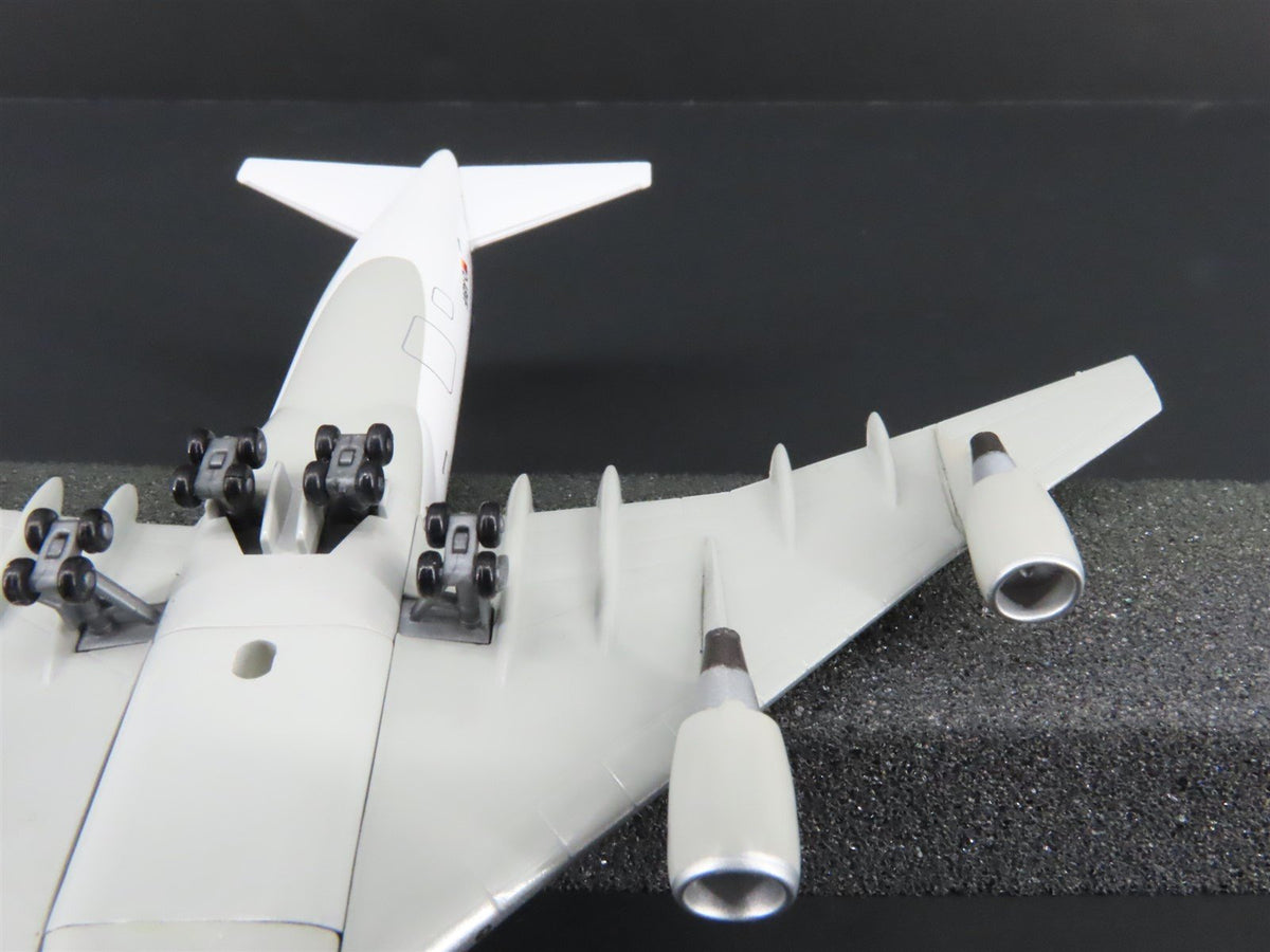 1:400 Scale Dragon Wings 55156 Die-Cast Lufthansa Boeing B747-430 Airliner