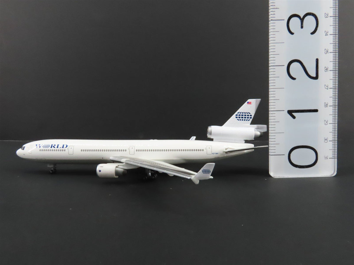 1:400 Dragon Wings 55269 Die-Cast World Airways McDonnell Douglas MD-11 Airliner