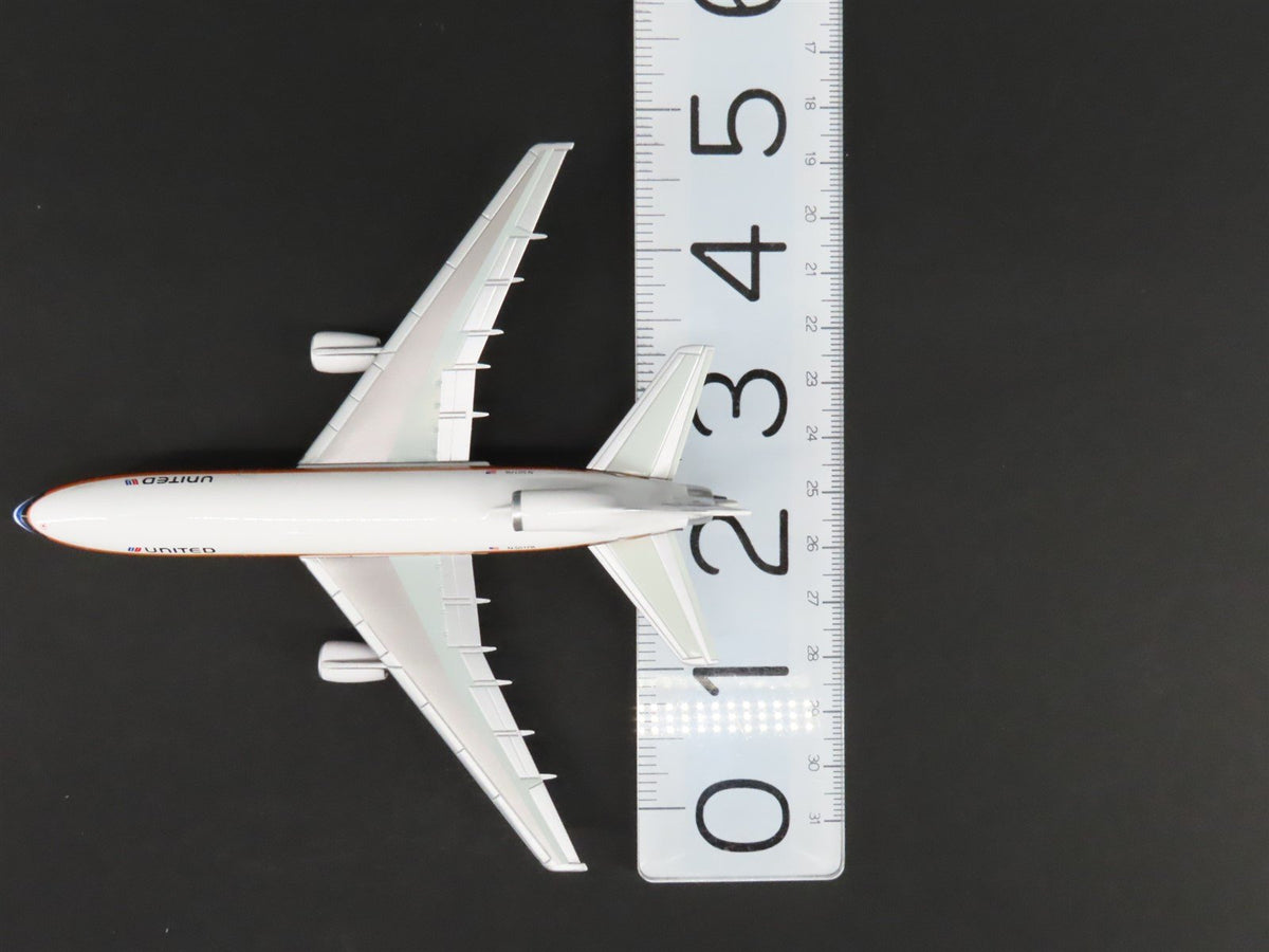 1:400 Dragon Wings 55121 Die-Cast United Lockheed L1011-385-3 TriStar Airliner