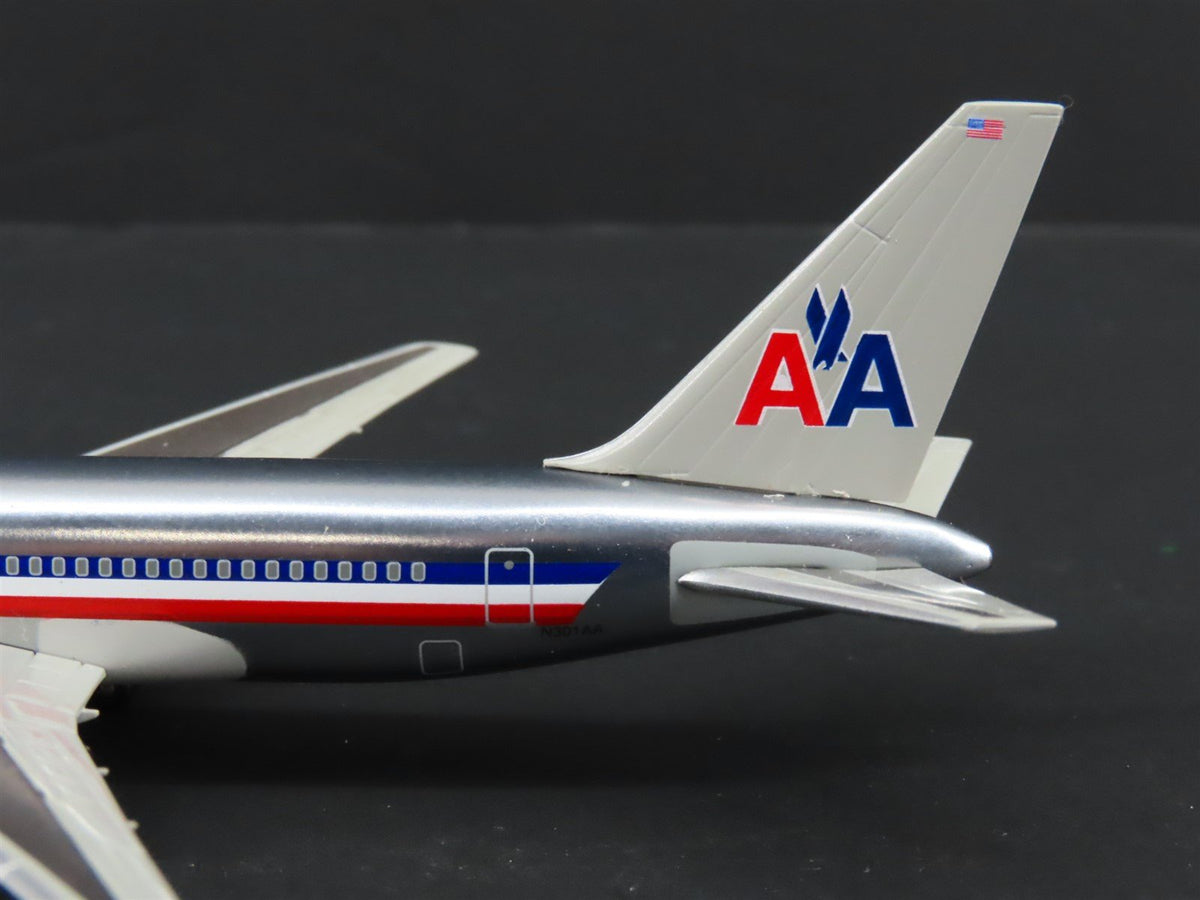 1:400 Dragon Wings 55170 Die-Cast American Airlines Boeing B767-223 Airliner