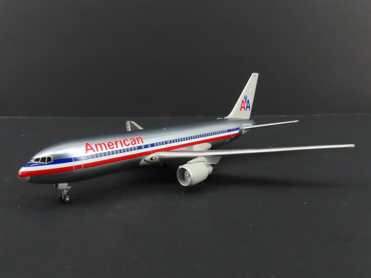 1:400 Dragon Wings 55170 Die-Cast American Airlines Boeing B767-223 Airliner