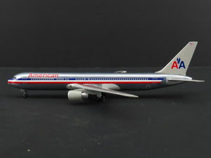 1:400 Dragon Wings 55157 Die-Cast American Airlines Boeing B767-323 Airliner