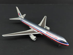 1:400 Dragon Wings 55157 Die-Cast American Airlines Boeing B767-323 Airliner