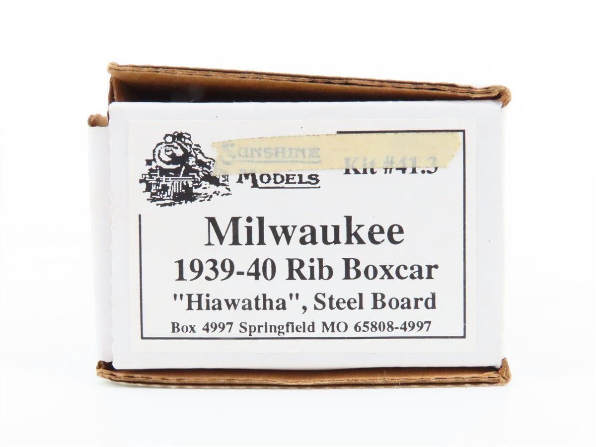 HO Scale Sunshine Models #41.3 MILW &quot;Hiawatha&quot; Rib Box Car #19039 - Custom