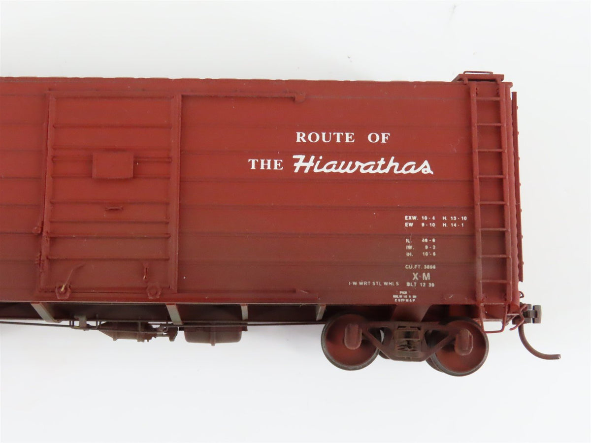 HO Scale Sunshine Models #41.3 MILW &quot;Hiawatha&quot; Rib Box Car #19039 - Custom