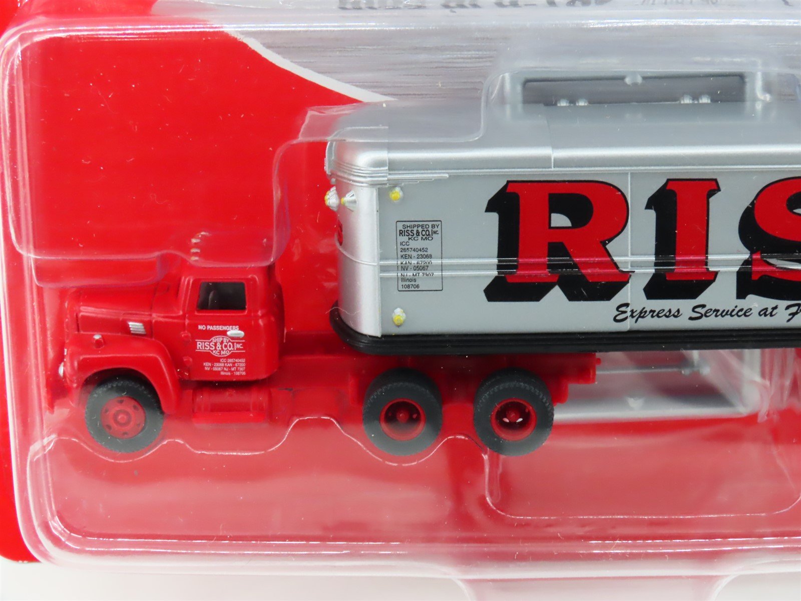 HO Scale CMW Mini Metals 31147 RISS HI R-190 Tractor w/ Aerovan Trailer Set