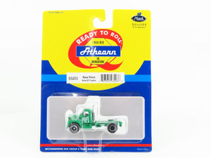 HO Scale Athearn #93203 New Penn (Motor Express) Mack B Tractor