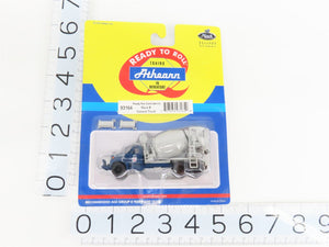 HO Scale Athearn #93164 Ready Mix Concrete Co. Mack B Cement Truck