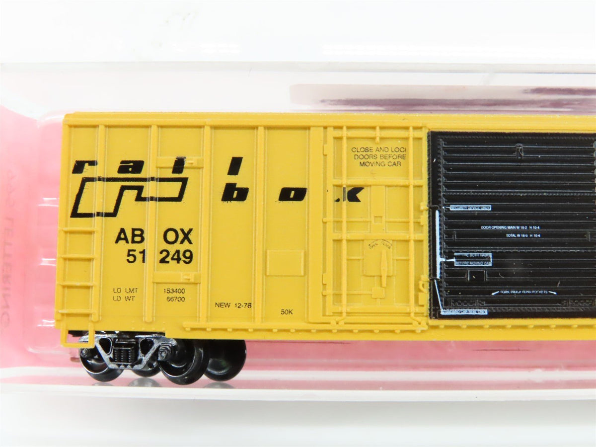 N Scale Roundhouse 8239 ABOX Railbox 50&#39; Rib-Side Single Door Box Car #51249