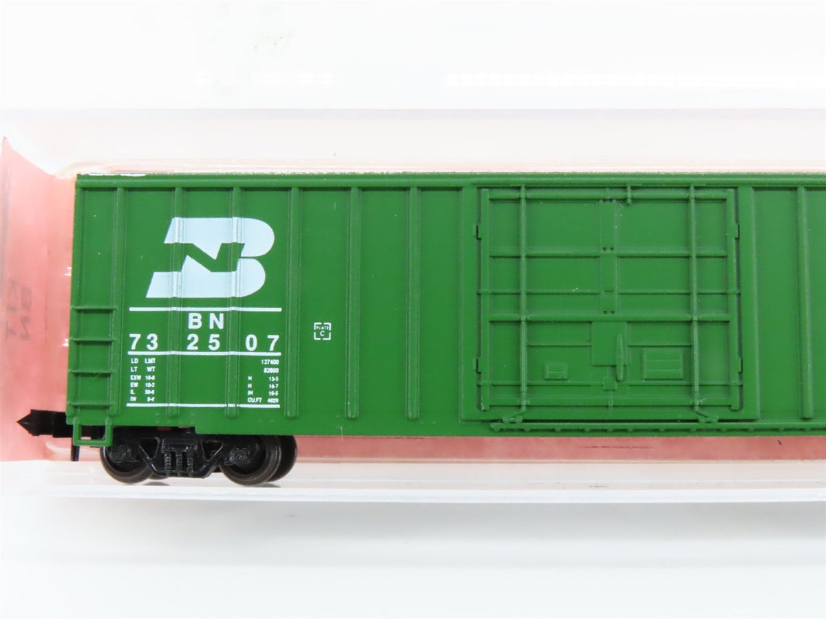 N Scale Roundhouse 8829 BN Burlington Northern 50&#39; Plug Door Box Car #732507