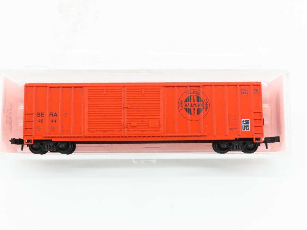 N Scale Roundhouse 8824 SERA Sierra Railroad 50&#39; Double Door Box Car #4044