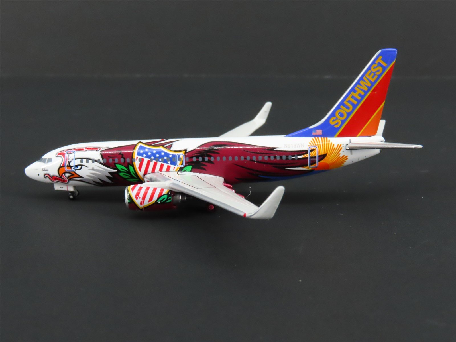 1:400 Gemini Jets GJSWA897 Die-Cast Southwest Airlines Boeing 737-700 Airliner