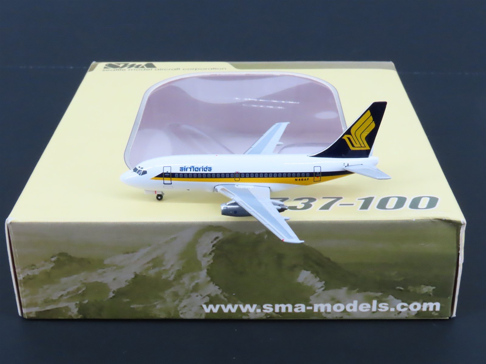 1:400 SMA Models Die-Cast Air Florida Singapore Hybrid Boeing 737-100 Airliner