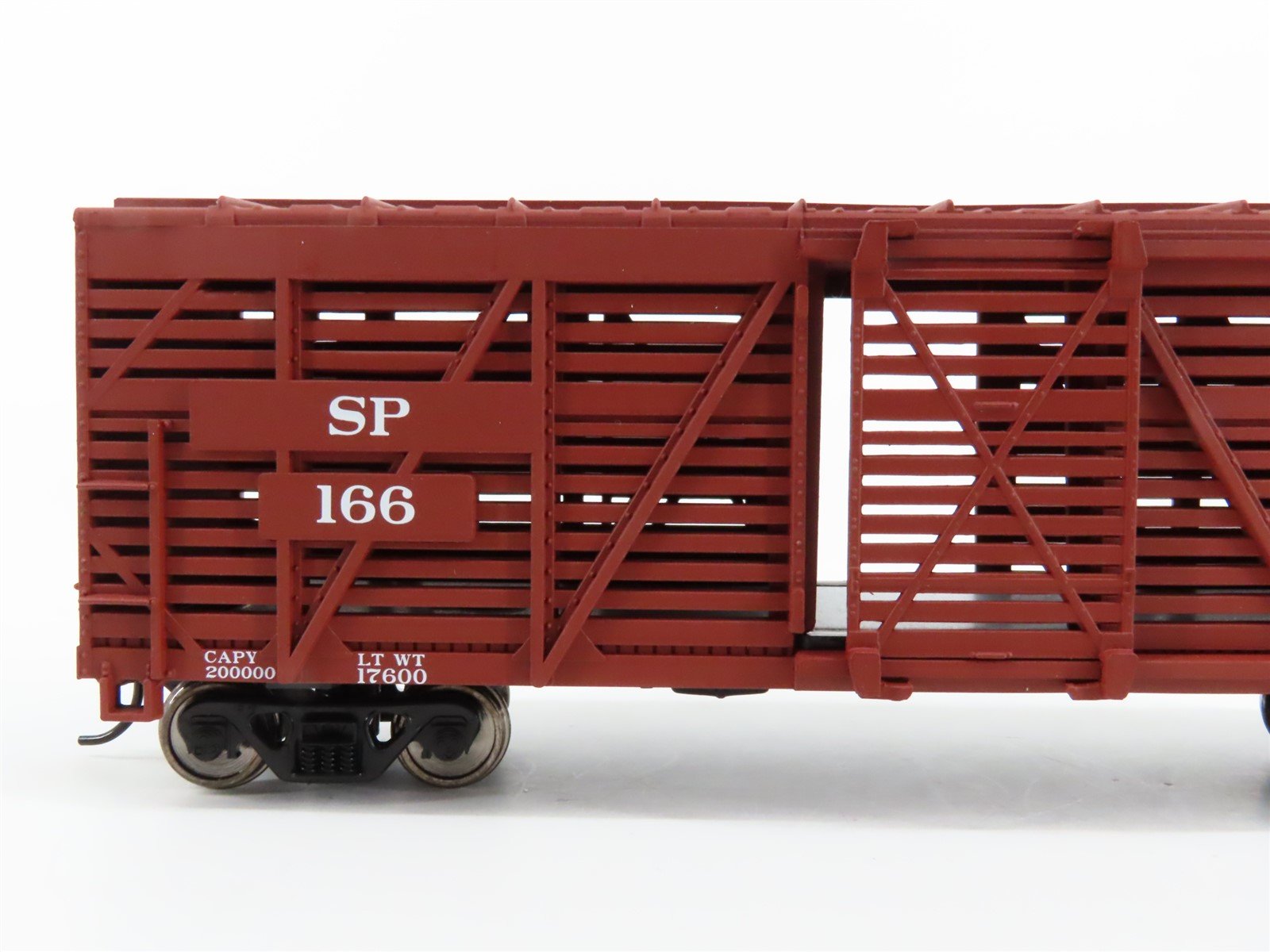 HO Scale Walthers Trainline 931-1688 SP Southern Pacific Railroad Stock Car #166