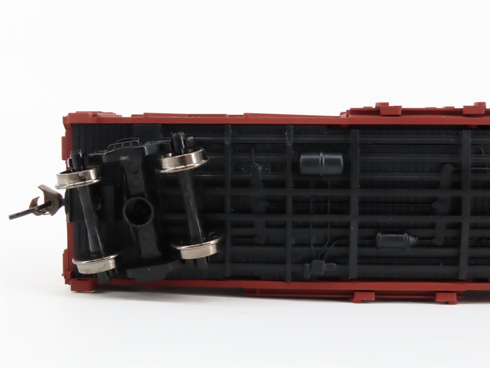 HO Scale Walthers Trainline 931-1688 SP Southern Pacific Railroad Stock Car #166