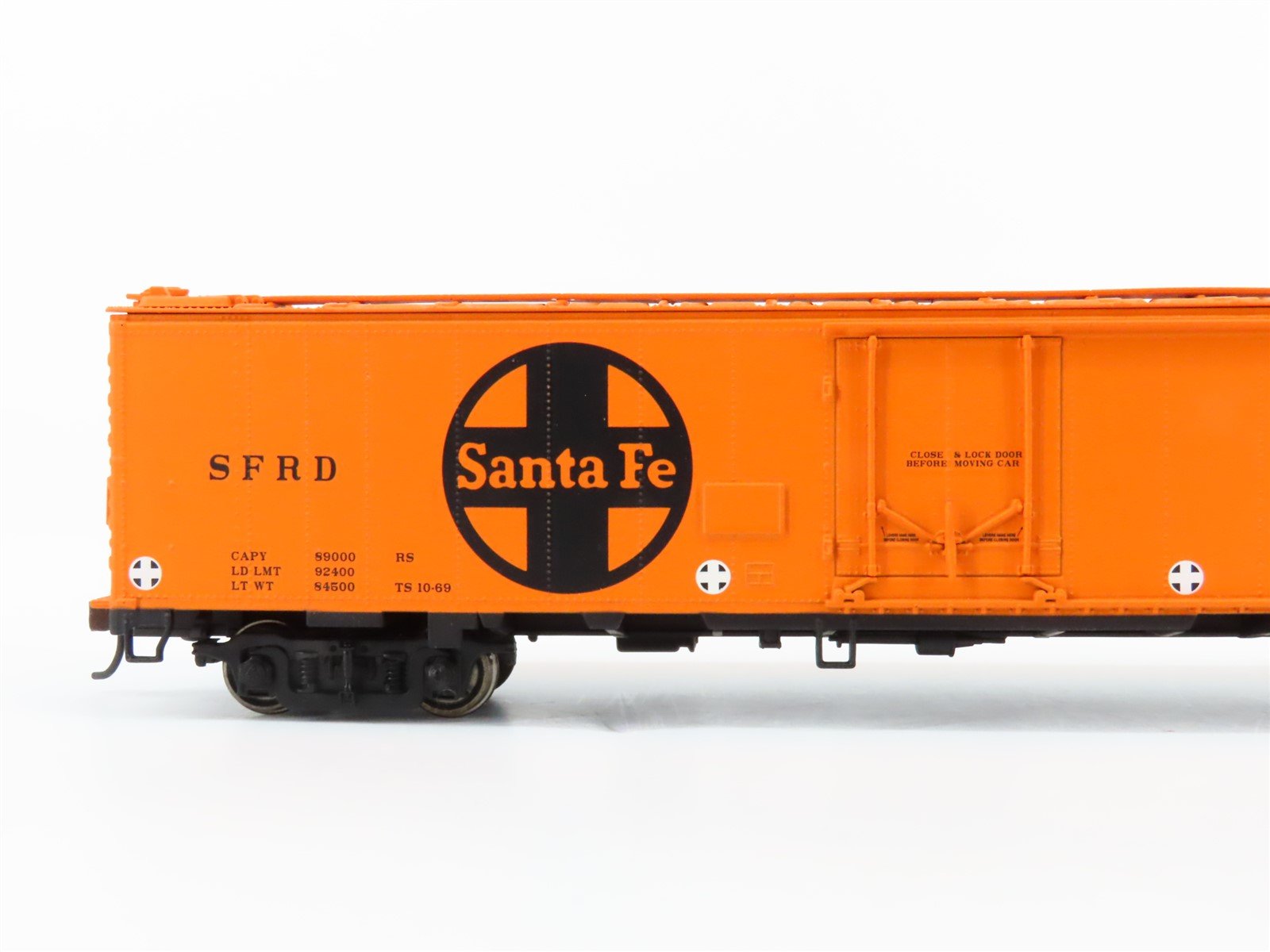HO Scale Walthers 932-6248 SFRD Santa Fe Railroad 50' REA Express Reefer