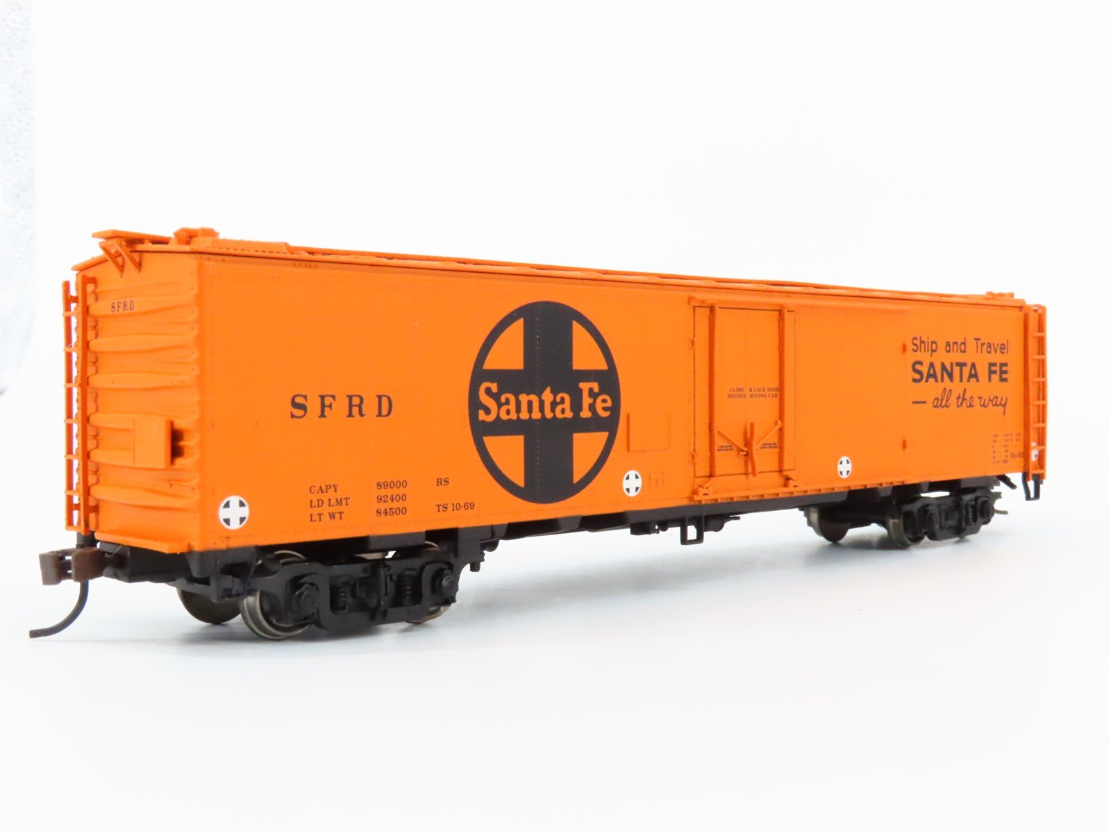 HO Scale Walthers 932-6248 SFRD Santa Fe Railroad 50' REA Express Reefer