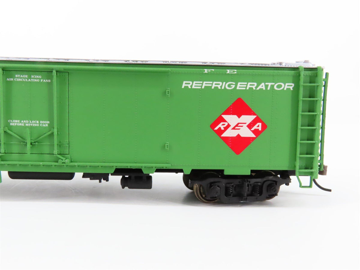 HO Scale Walthers 932-6244 REX ATSF Santa Fe Railroad 50&#39; REA Express Reefer