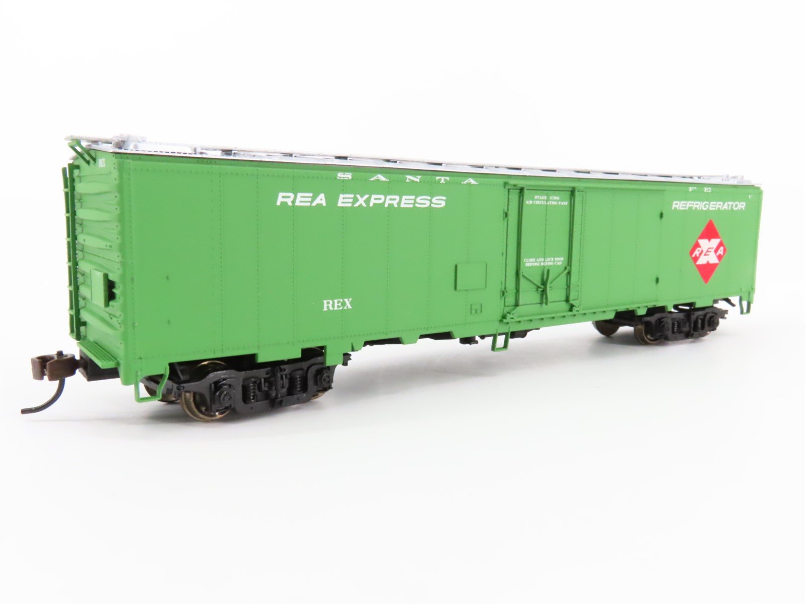 HO Scale Walthers 932-6244 REX ATSF Santa Fe Railroad 50' REA Express Reefer