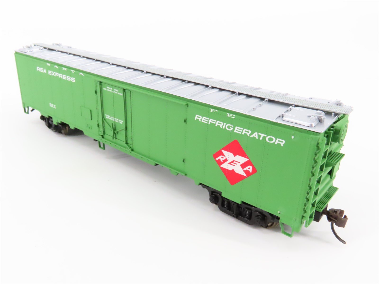 HO Scale Walthers 932-6244 REX ATSF Santa Fe Railroad 50' REA Express Reefer
