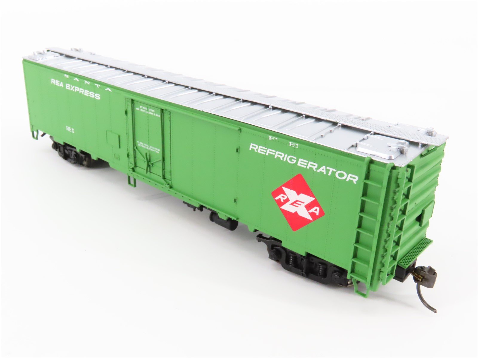 HO Scale Walthers 932-6244 REX ATSF Santa Fe Railroad 50' REA Express Reefer