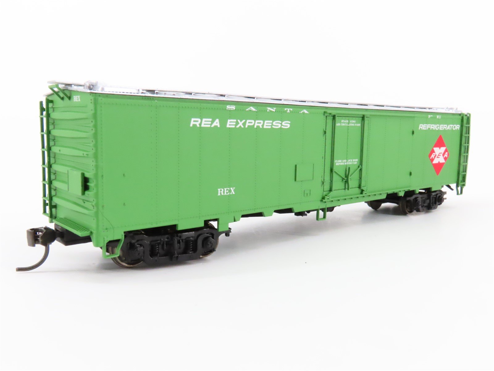 HO Scale Walthers 932-6244 REX ATSF Santa Fe Railroad 50' REA Express Reefer