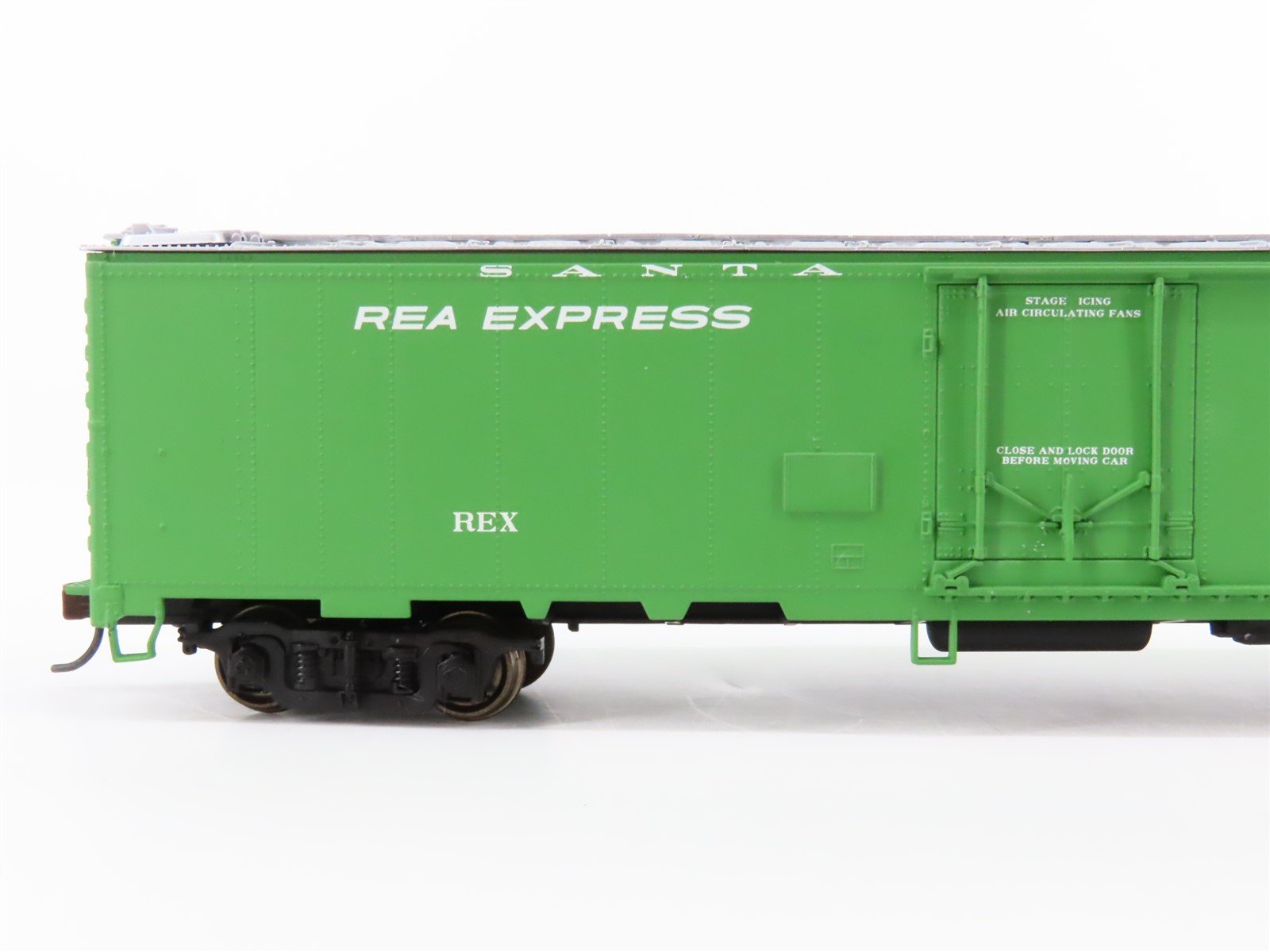 HO Scale Walthers 932-6244 REX ATSF Santa Fe Railroad 50' REA Express Reefer