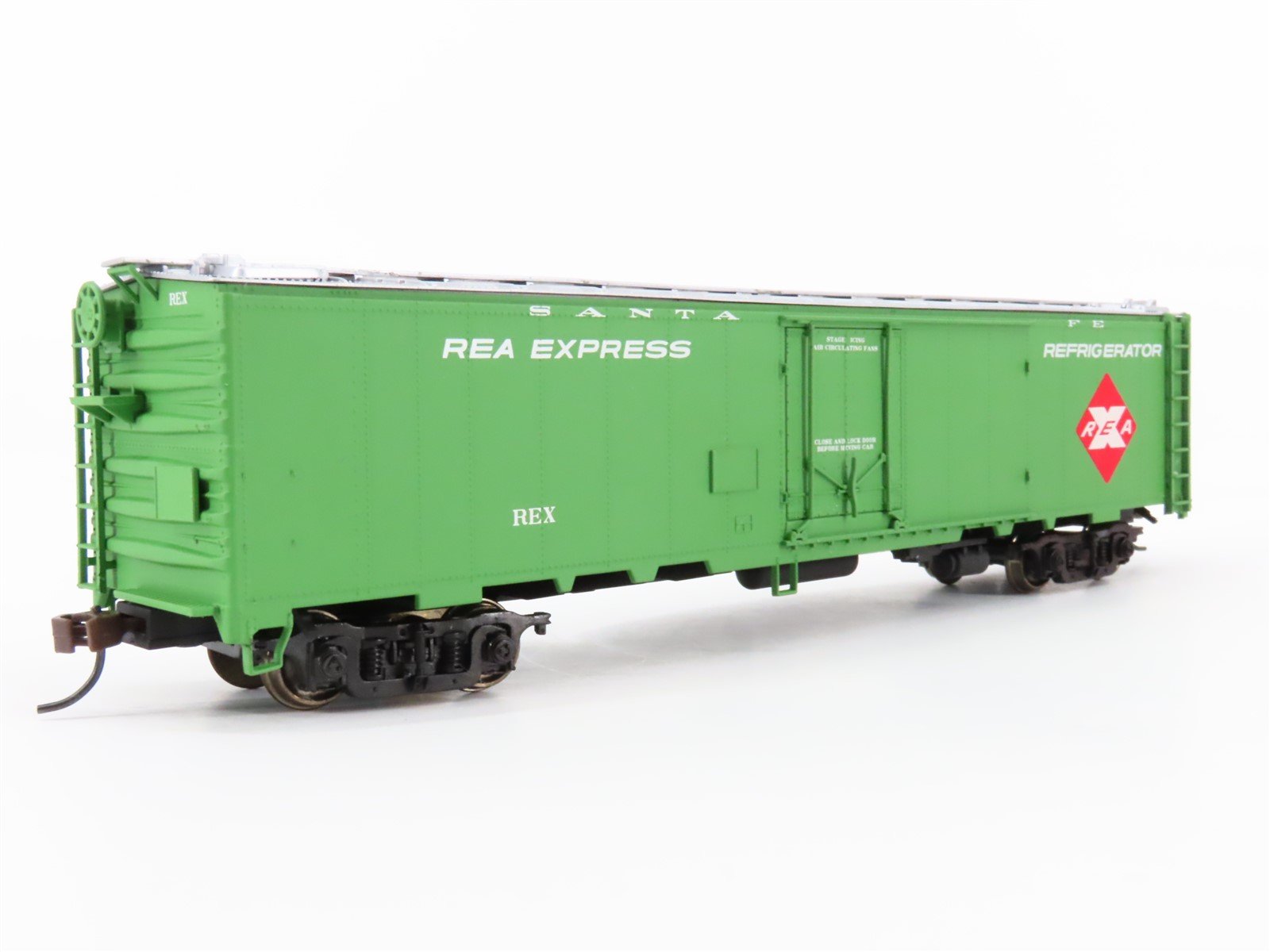 HO Scale Walthers 932-6244 REX ATSF Santa Fe Railroad 50' REA Express Reefer