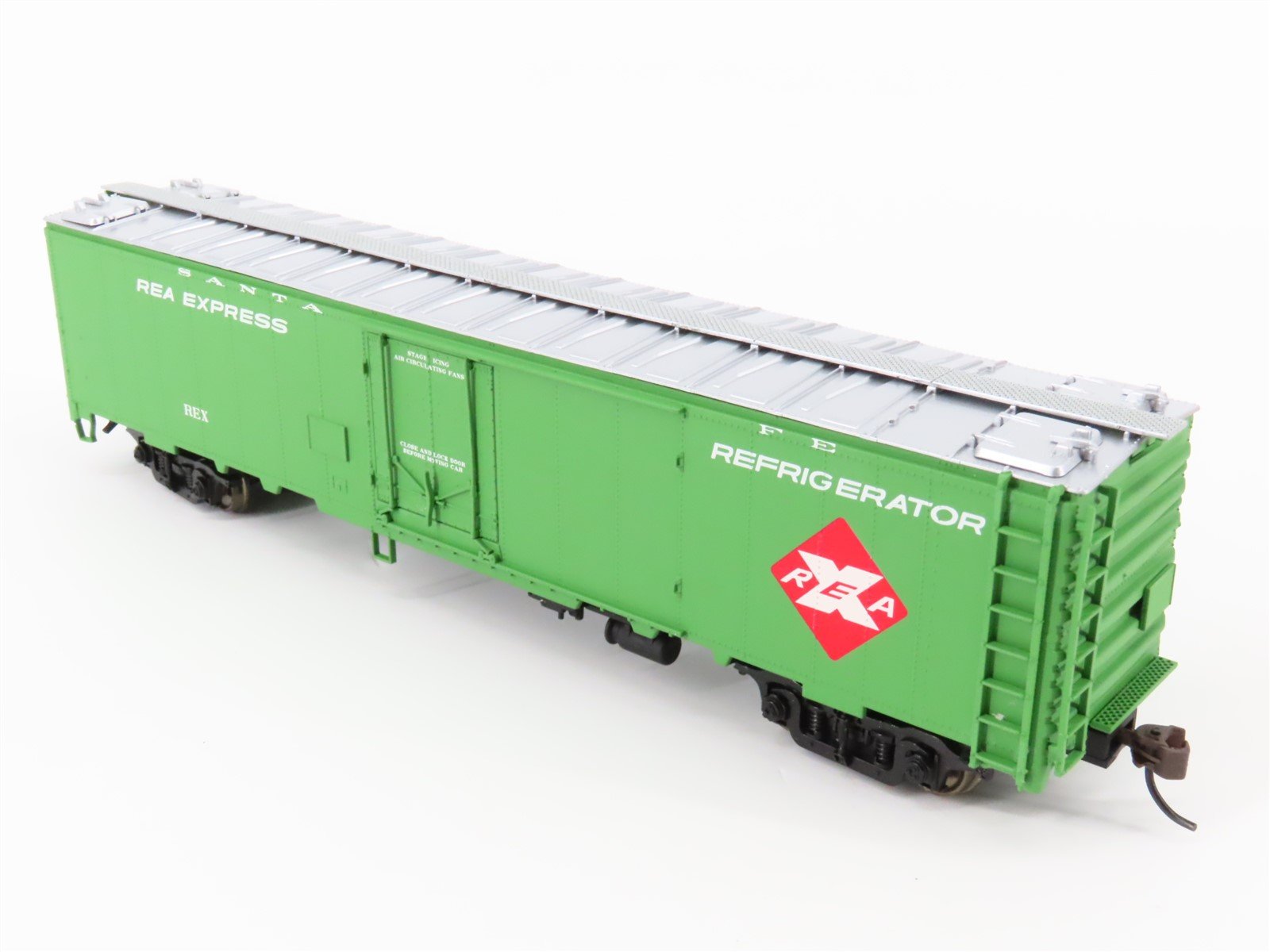 HO Scale Walthers 932-6244 REX ATSF Santa Fe Railroad 50' REA Express Reefer