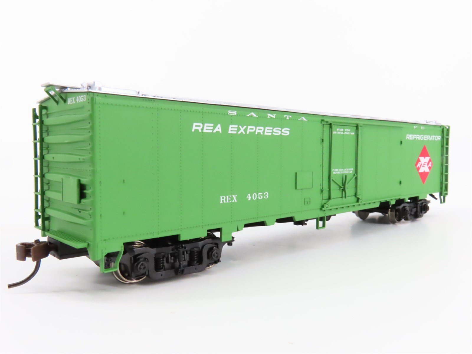 HO Scale Walthers 932-6244 REX ATSF Santa Fe 50' REA Express Reefer #4053