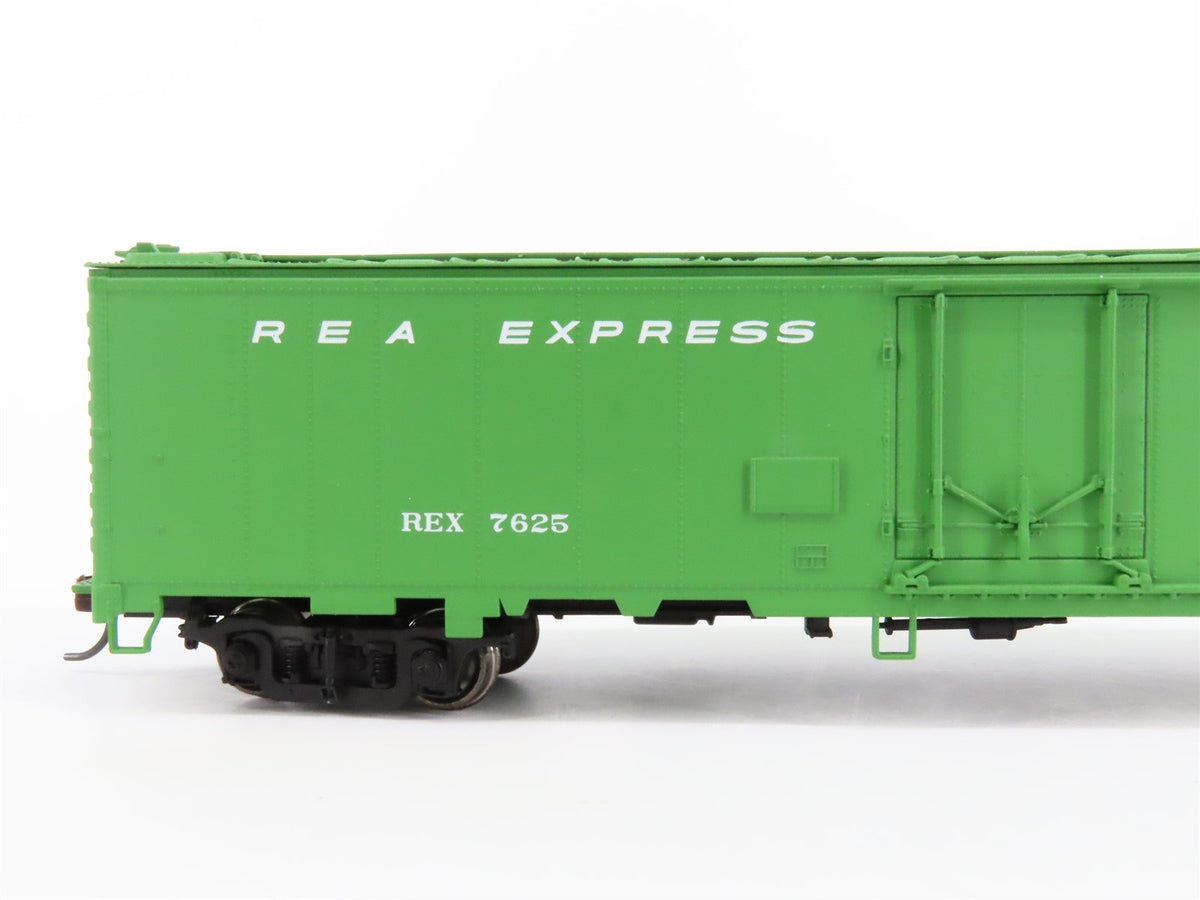HO Scale Walthers 932-6243 REX REA Railway Express Agency 50&#39; Reefer #7625