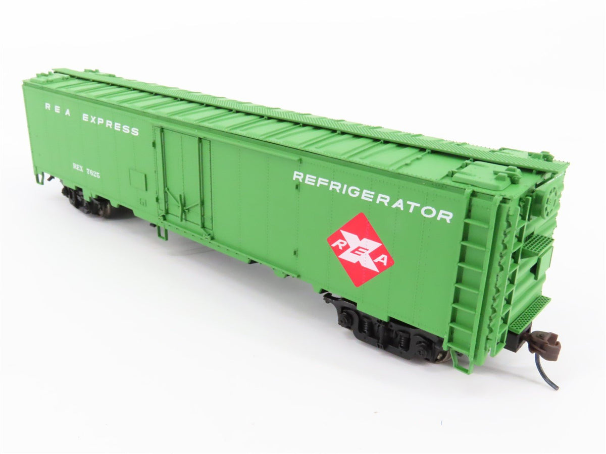 HO Scale Walthers 932-6243 REX REA Railway Express Agency 50&#39; Reefer #7625