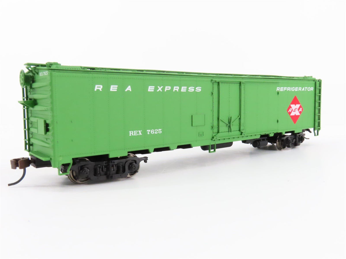 HO Scale Walthers 932-6243 REX REA Railway Express Agency 50&#39; Reefer #7625