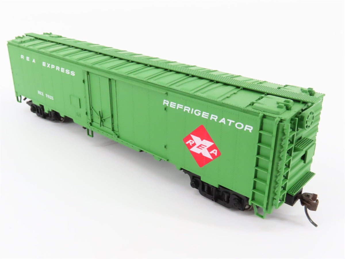 HO Scale Walthers 932-6243 REX REA Railway Express Agency 50&#39; Reefer #7625