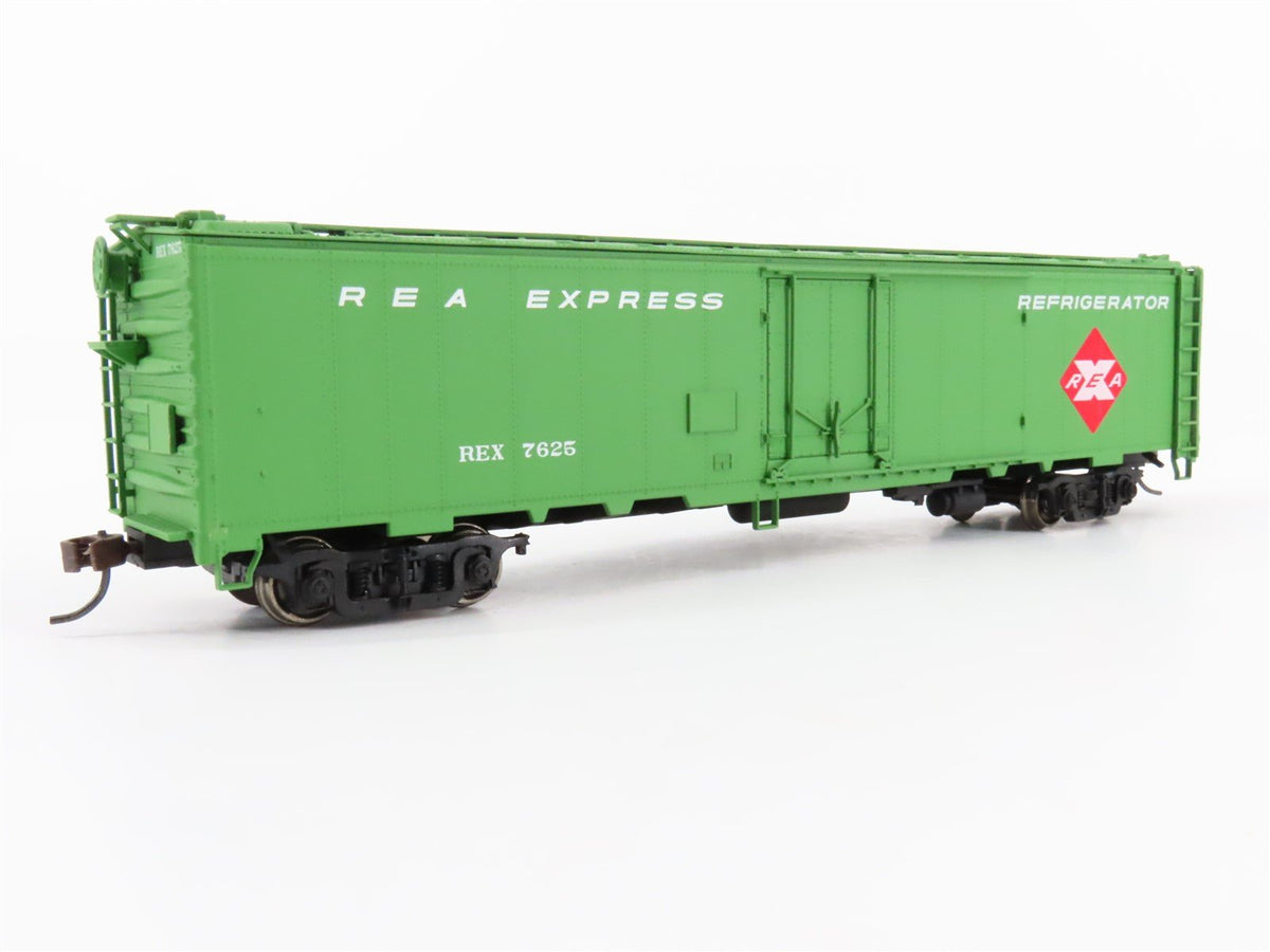 HO Scale Walthers 932-6243 REX REA Railway Express Agency 50&#39; Reefer #7625