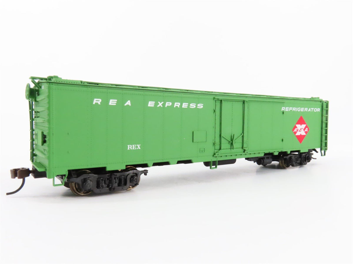HO Scale Walthers 932-6243 REX REA Railway Express Agency 50&#39; Reefer