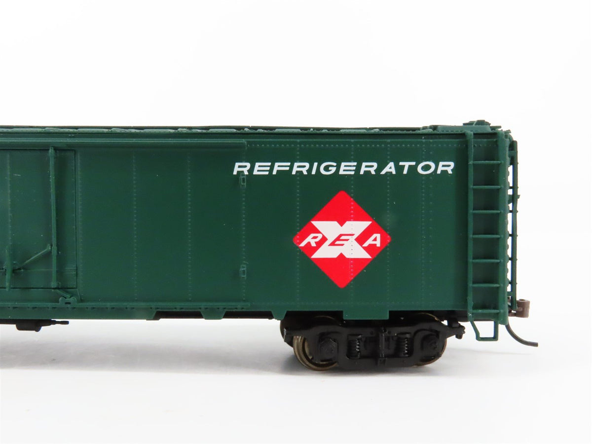 HO Scale Walthers 932-6242 REX REA Railway Express Agency 50&#39; Reefer