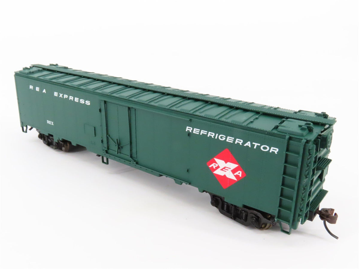 HO Scale Walthers 932-6242 REX REA Railway Express Agency 50&#39; Reefer