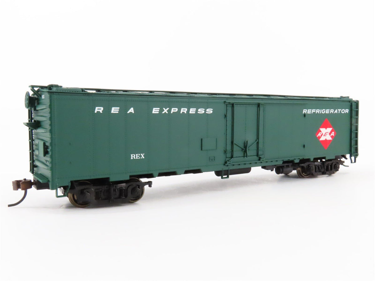 HO Scale Walthers 932-6242 REX REA Railway Express Agency 50&#39; Reefer