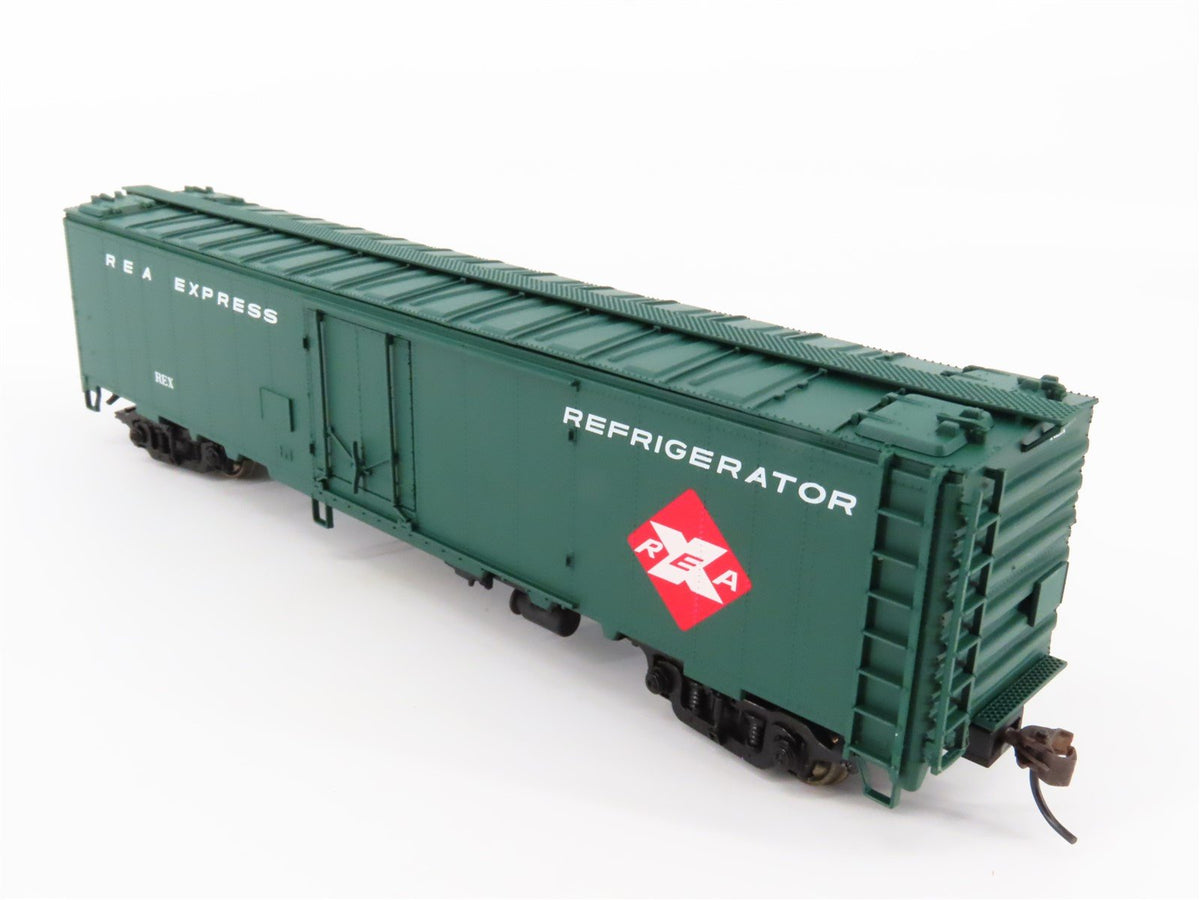 HO Scale Walthers 932-6242 REX REA Railway Express Agency 50&#39; Reefer