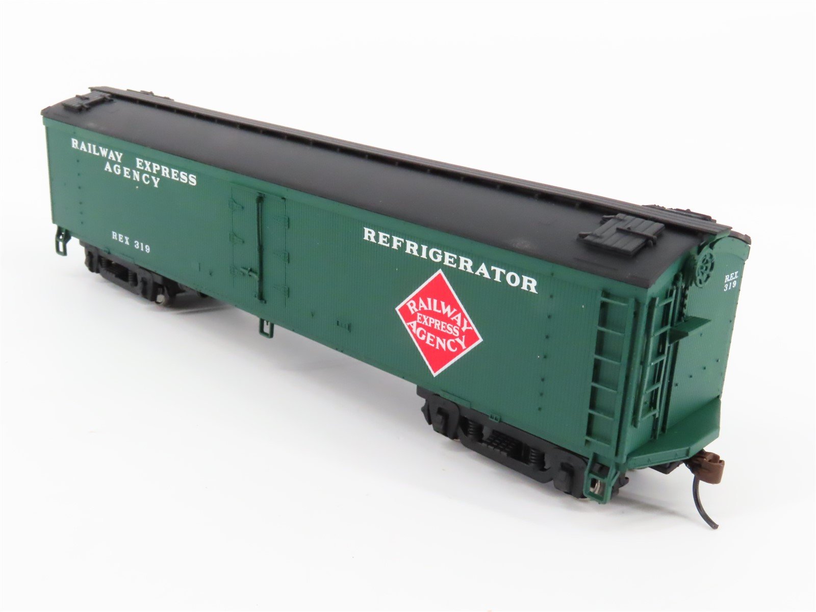 HO Scale Walthers 932-5471 REX REA Railway Express Agency Wood Reefer #319